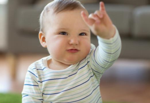 De cognitieve voordelen van babygebarentaal voor de hersenontwikkeling van baby's