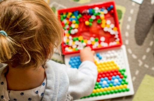 De cruciale rol van spel in de cognitieve ontwikkeling van je baby