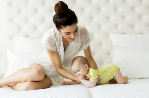 Het creëren van een slaapbevorderende omgeving voor je pasgeborene: essentiële items voor rustige nachten
